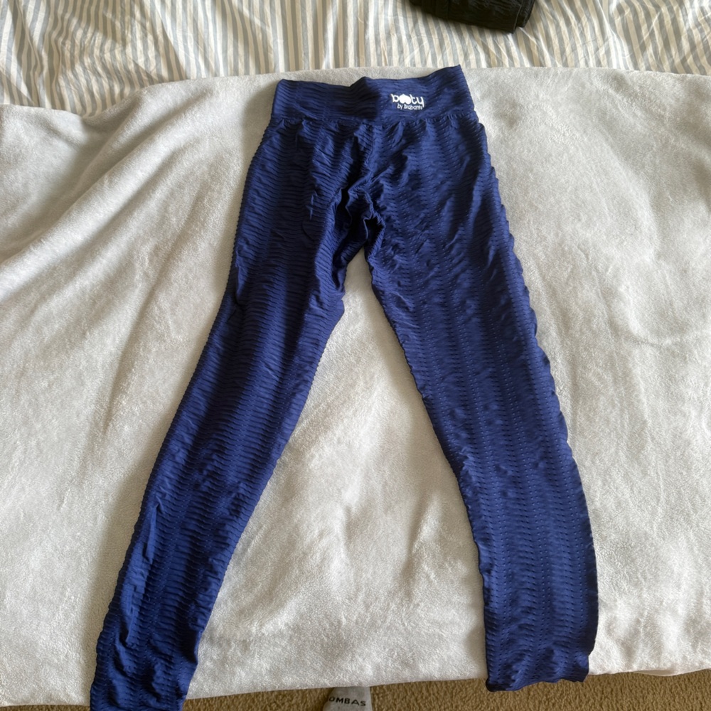 Booty by Brabants women textured blue legging size one size fits most .